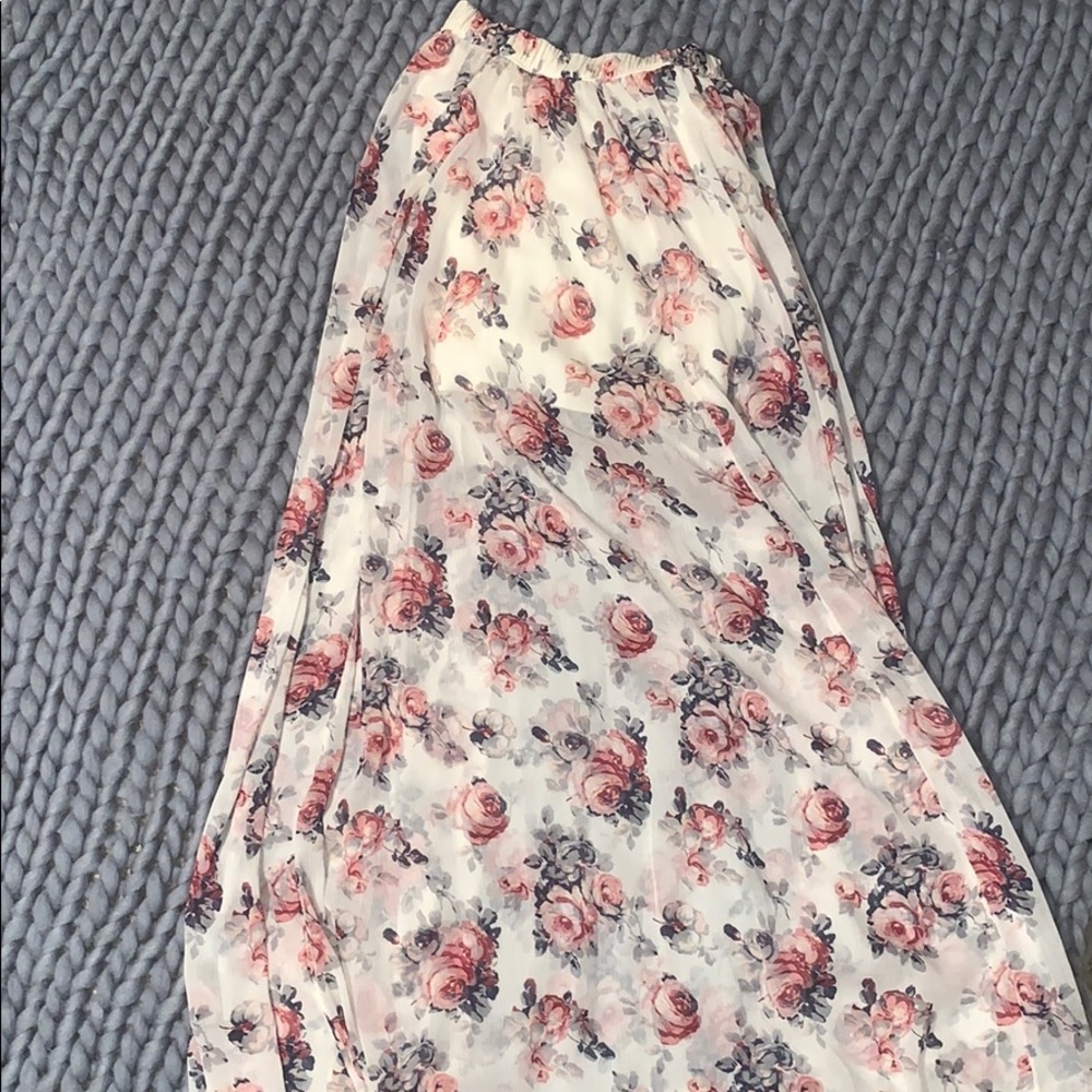 abercrombie and fitch maxi skirt. never worn.